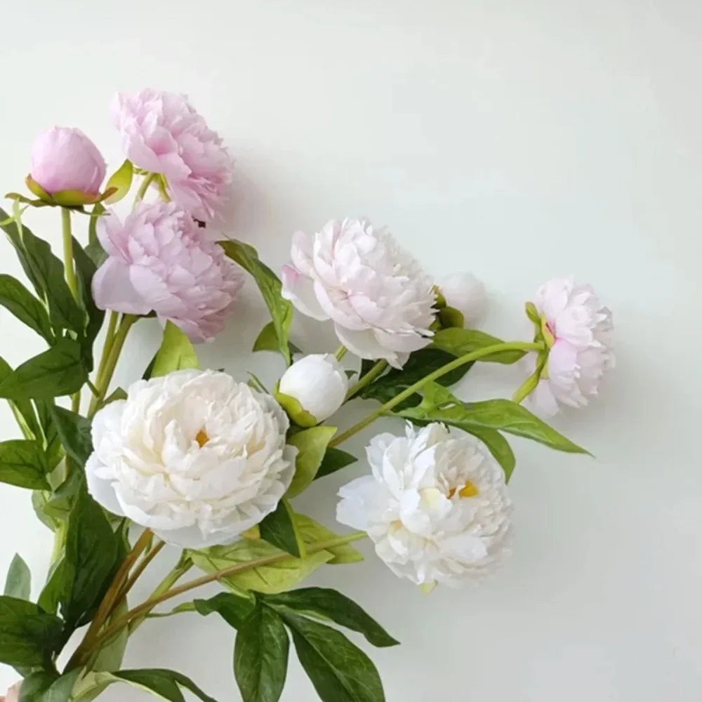 bouquet fleurs artificielles pivoines blanc rose clair vert classique décoration intérieur anniversaire baby shower