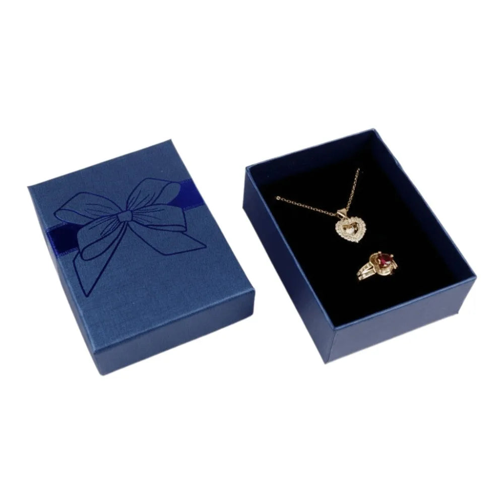 boîte rangement bijoux or rouge argent noir brillants rubis classique élégant pendentifs fermeture éclair