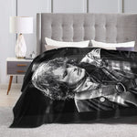 couverture noire blanche personnages détails texturés polyester portable hiver utilisation voyage camping hospitalière moderne