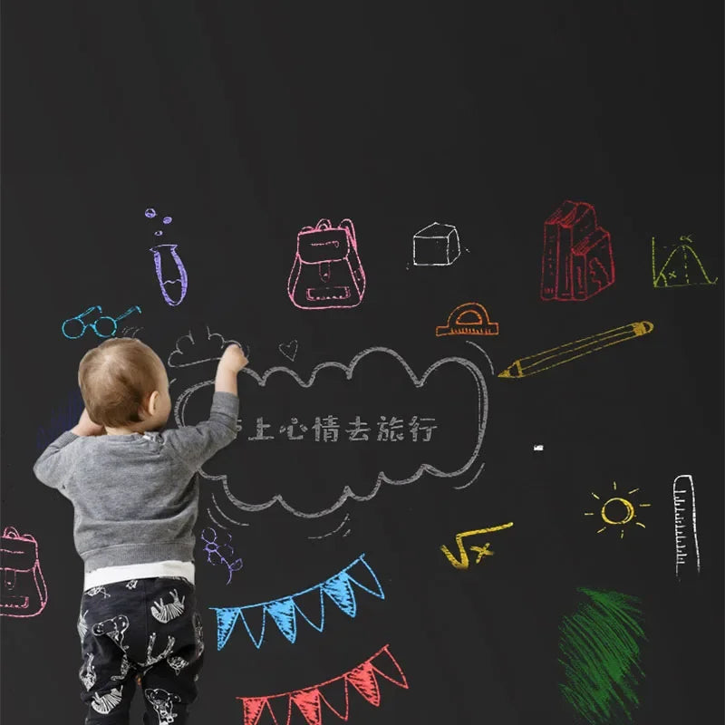 tableau noir adhésif mural enfant moderne stylos craie chiffres symboles motifs scolaires 45x150cm