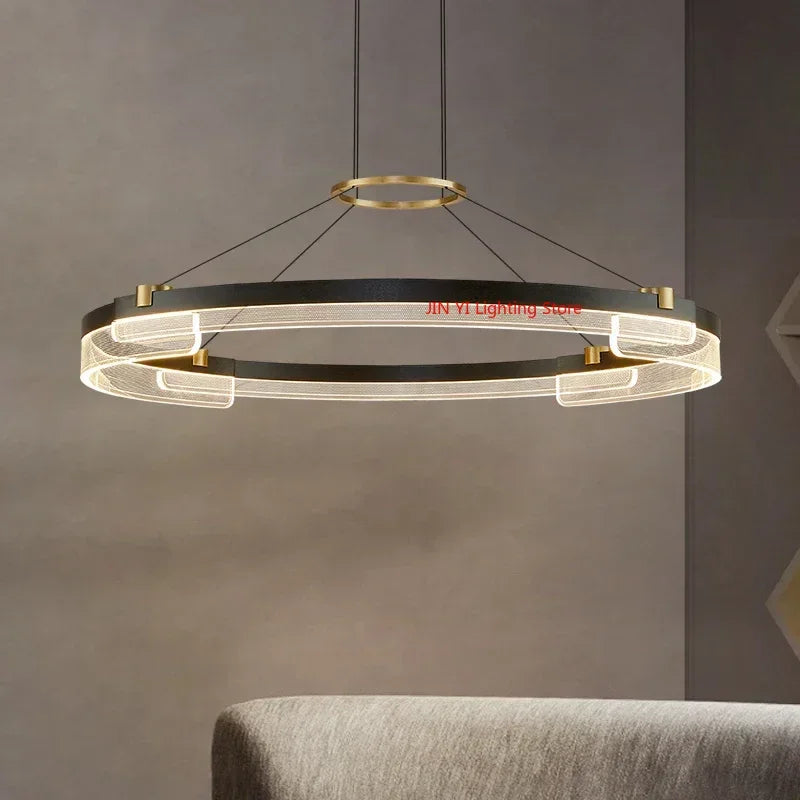 suspension lumineuse moderne noir doré ampoules led blanc translucide structure circulaire bandes translucides minimaliste