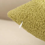 coussin peluche vert jaune rose gris clair texture bouclée moderne 60x60cm fixations