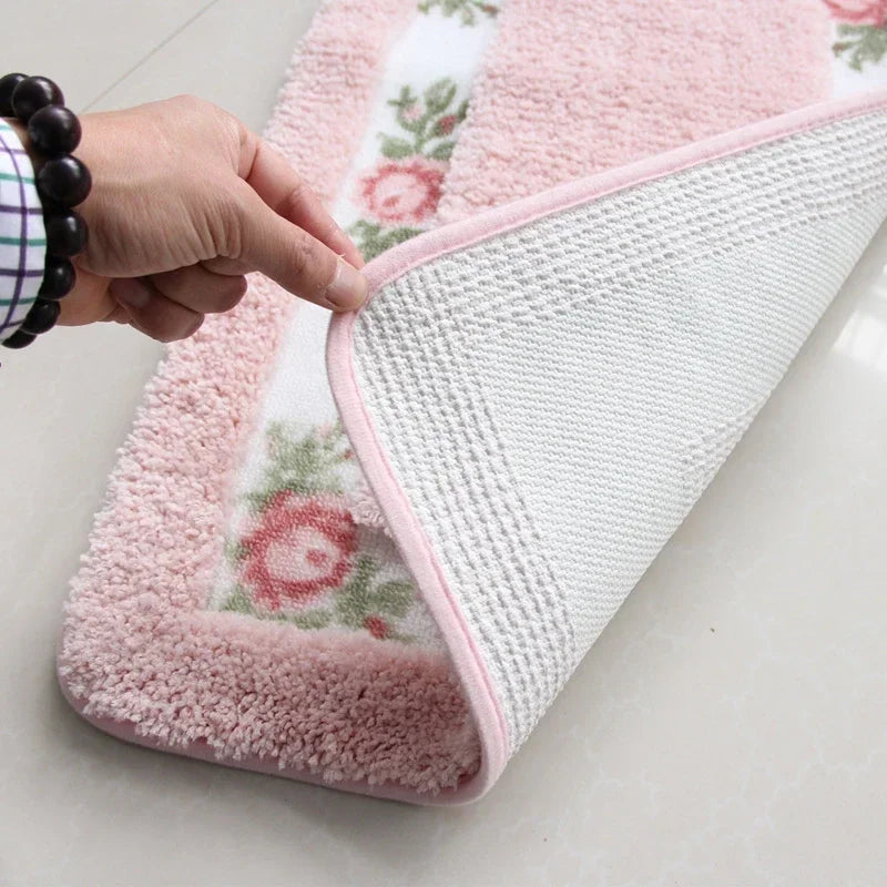 tapis sol fleurs roses feuilles vertes doux moelleux rose clair vert beige classique confortable