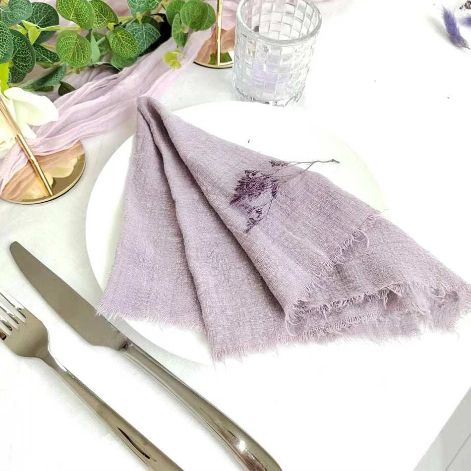 Cette serviette en lin grise ajoutera une touche d'élégance à votre table, parfaite pour une ambiance raffinée.