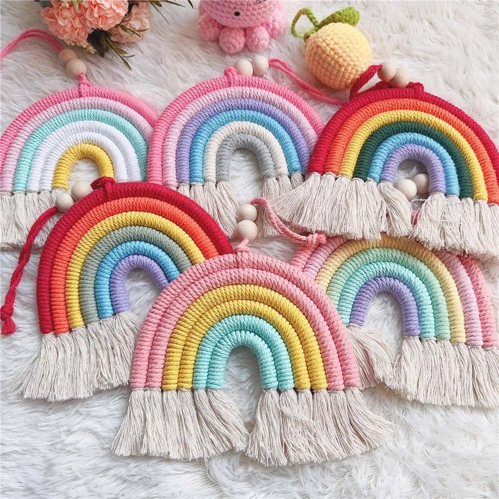 arc ciel macramé franges bois couleur rose blanc bleu jaune vert rouge bohème