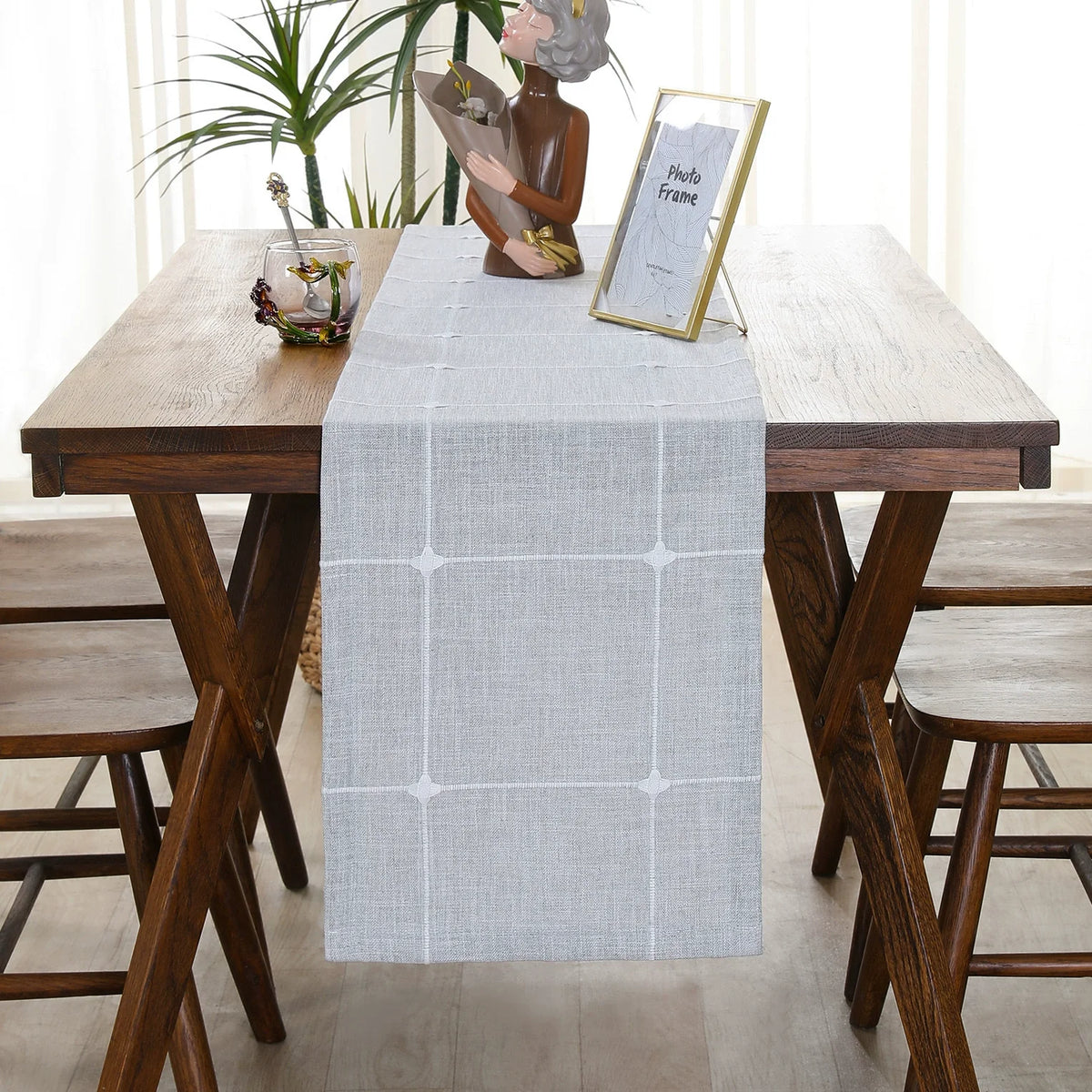 tableau chemin table gris clair moderne rayures carrées polyester maison festif decoration table serviettes