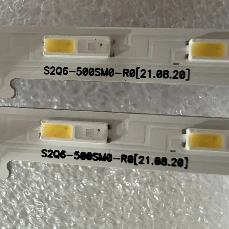 rubans led blanc jaune modernes fixations invisibles connecteurs électriques espaces lumineux LED