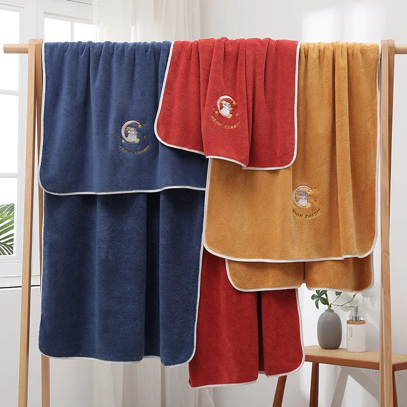 serviette bain velours brodé lapin étoiles arc ciel rouge jaune bleu rose Halloween decorative
