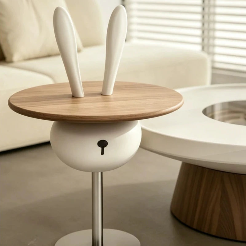 table basse moderne rond bois marron clair métal transparent décoration ludique