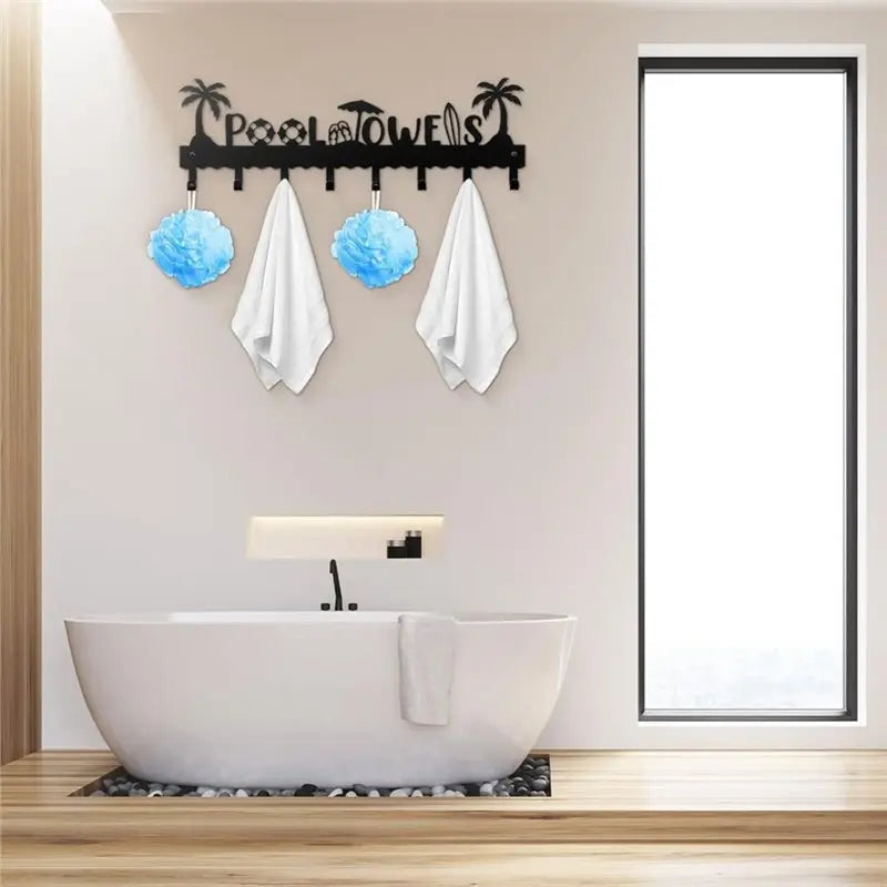 porte serviettes mural tropical décoration piscine palmiers surf noir blanc moderne