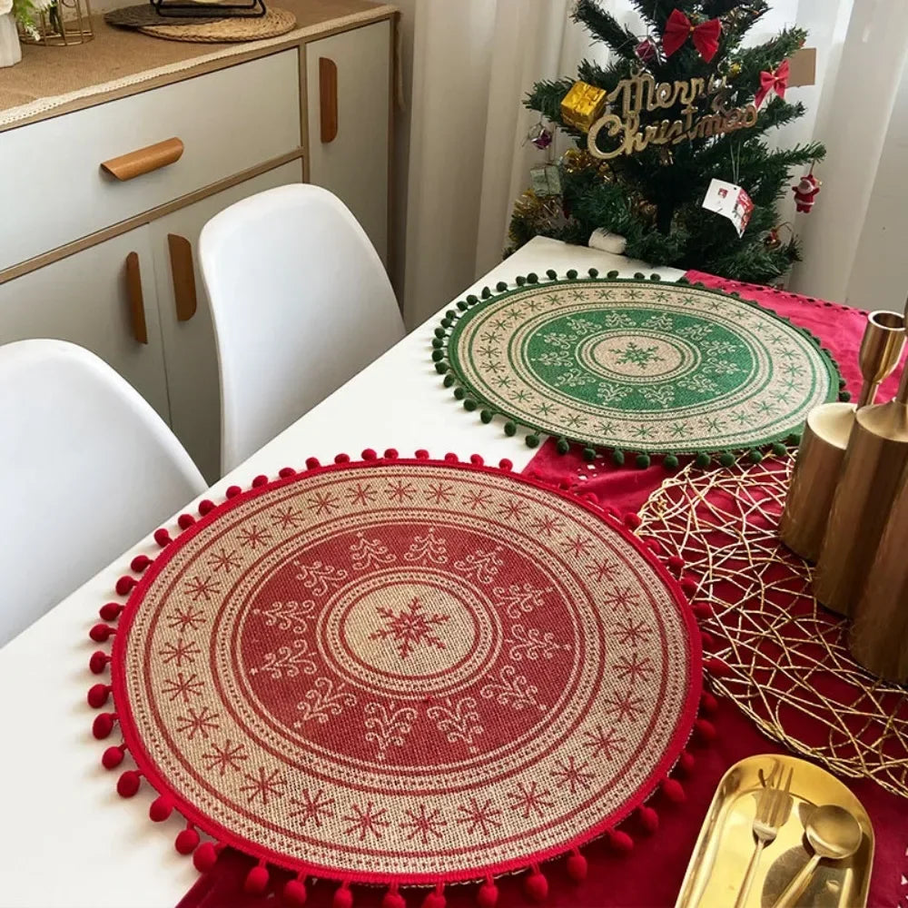 serviettes table vert rouge traditionnelles tissées rennes flocons noël festive pastorales respectueuses environnement