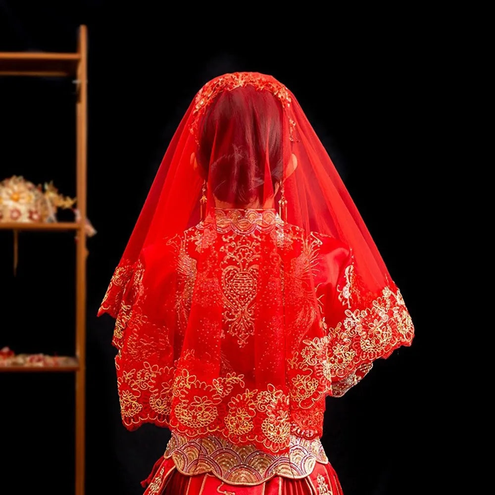 voile mariage rouge broderie dorée ornements floraux classique traditionnel opacité 100x100cm