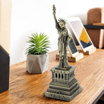 statue liberté miniature bronze relief décoration intérieure souvenir usa statuaire historique texture détaillée chambre