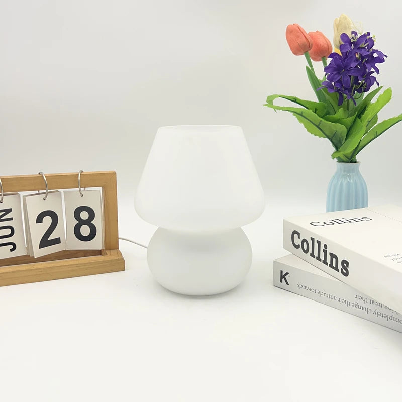 lampe table moderne verre blanc rayures horizontales opaque alimentée USB chambre salon decoration intérieure