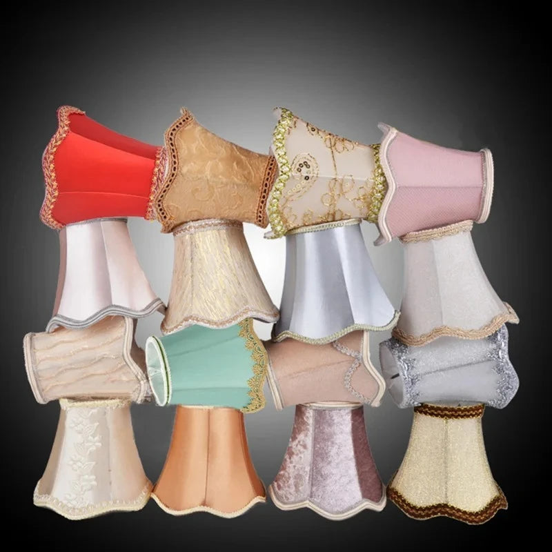 abat jour tissu broderie dorée vert clair rouge beige gris rose pâle classique tassel