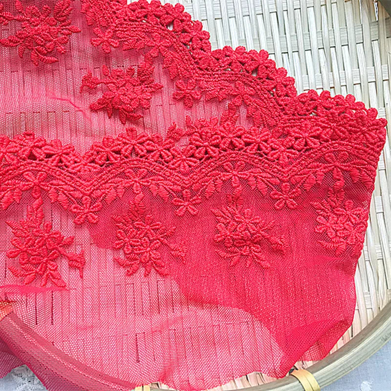 dentelle brodée fleurs polyester coton rouge noir blanche ajourée écologique soluble eau