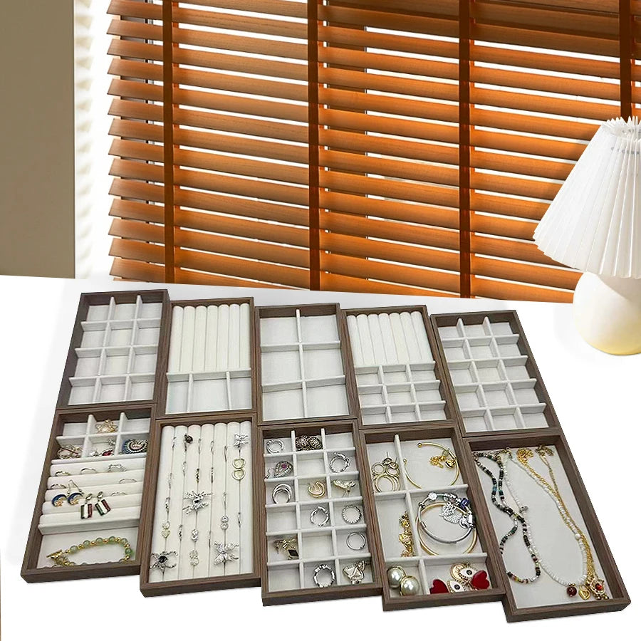 boîtes bijoux velours blanc bois marron clair moderne minimaliste rangement colliers bagues boucles d'oreilles