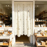 rideau fleur papillon brodé traditionnel beige clair semi transparent boho cottagecore fenêtre cuisine chambre