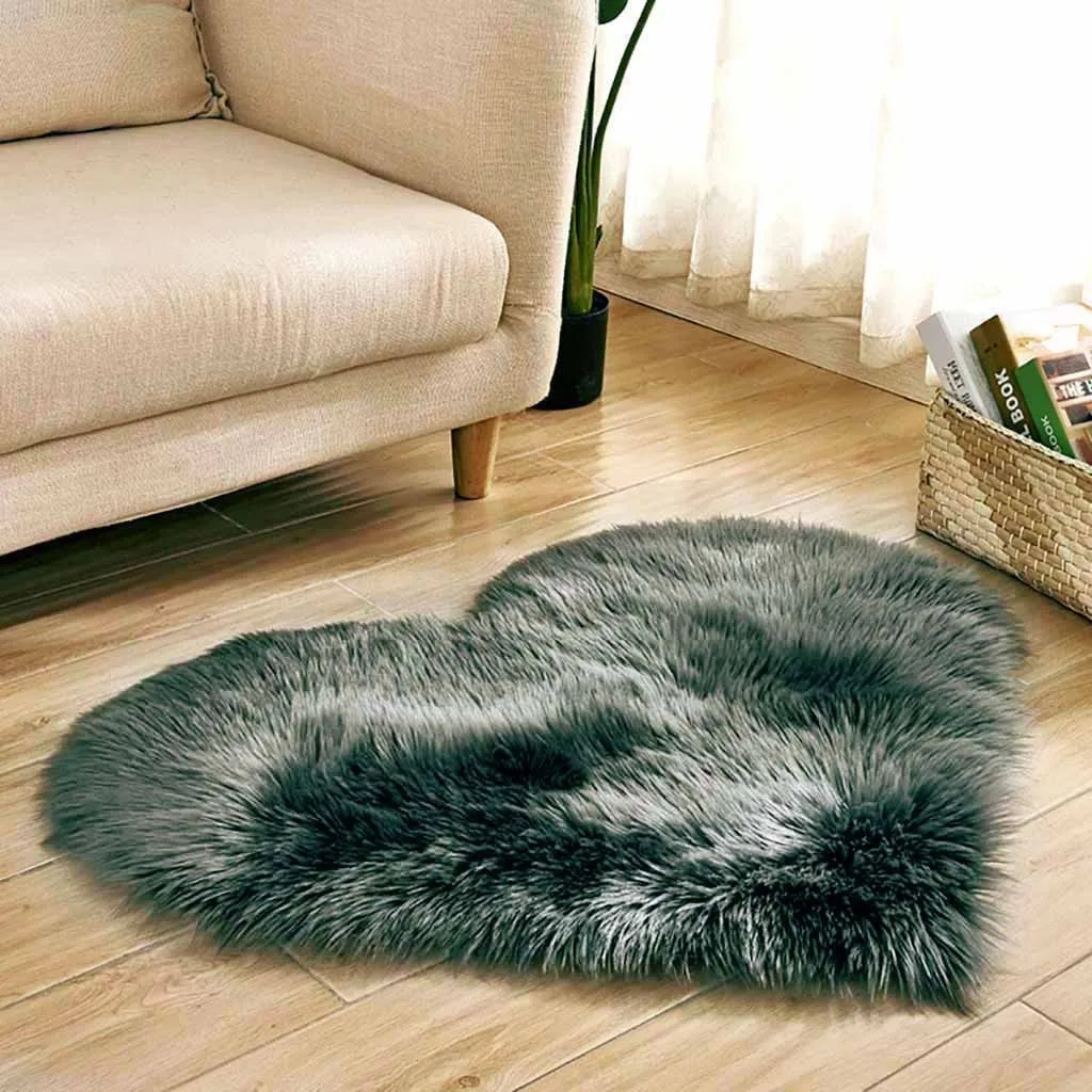 tapis cœur fourrure synthétique rose gris violet rouge moderne doux acrylique intérieur maison