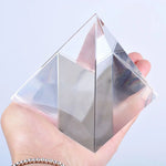 pyramide transparente résine dorée écritures anciennes artisanale décoration méditative geometrie statuette creative