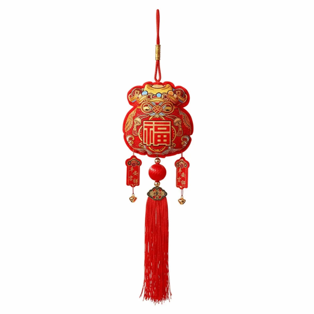 décoration murale chinoise brodée rouge or poissons clochettes rubans suspension artisanale festive
