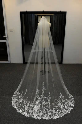 voile mariée blanc broderie florale transparente classique peigne métallique inclusion peigne