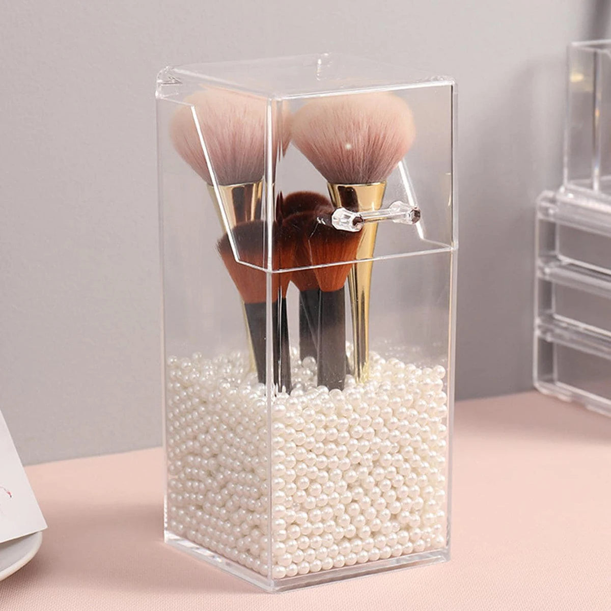 boîte rangement transparente moderne clips pinceaux maquillage crayons couleur rubans washi organisation accessoires beauté