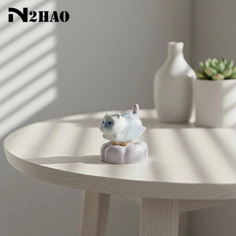 figurine chat résine blanc bleu rose vert artisanale moderne décoration maison collection cadeau