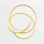 boucles d'oreilles vert fluo orange fluo doré modernes unicolores opaques