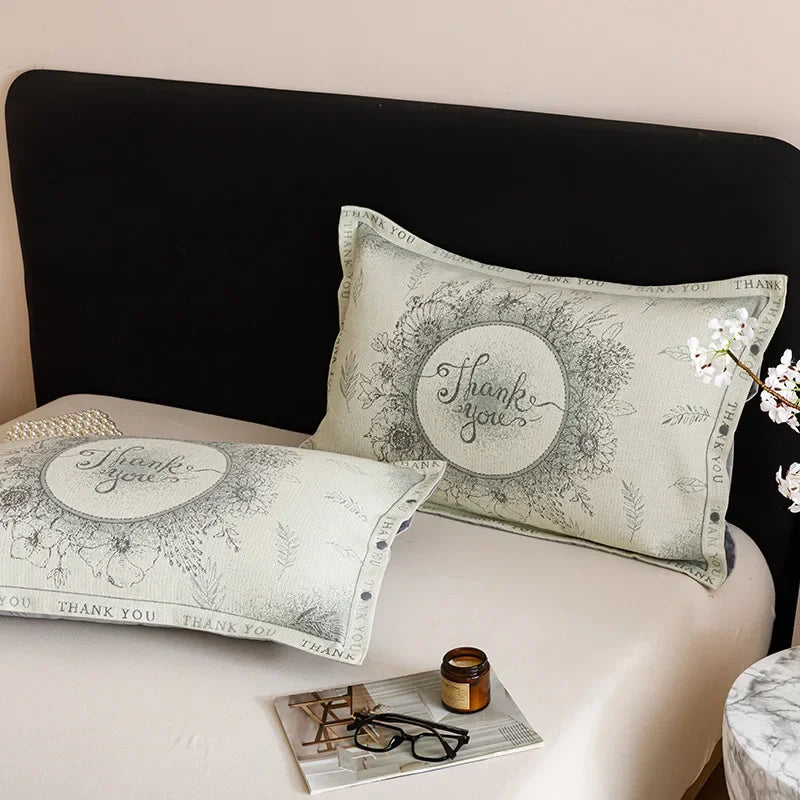 taies d'oreiller jacquard coton motif floral blanc rouge vert gris traditionnel lit maison
