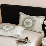 taies d'oreiller jacquard coton motif floral blanc rouge vert gris traditionnel lit maison