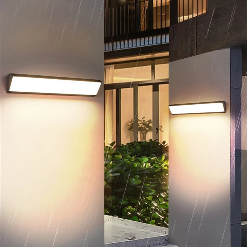 Lampe murale LED noire pour terrasse extérieure