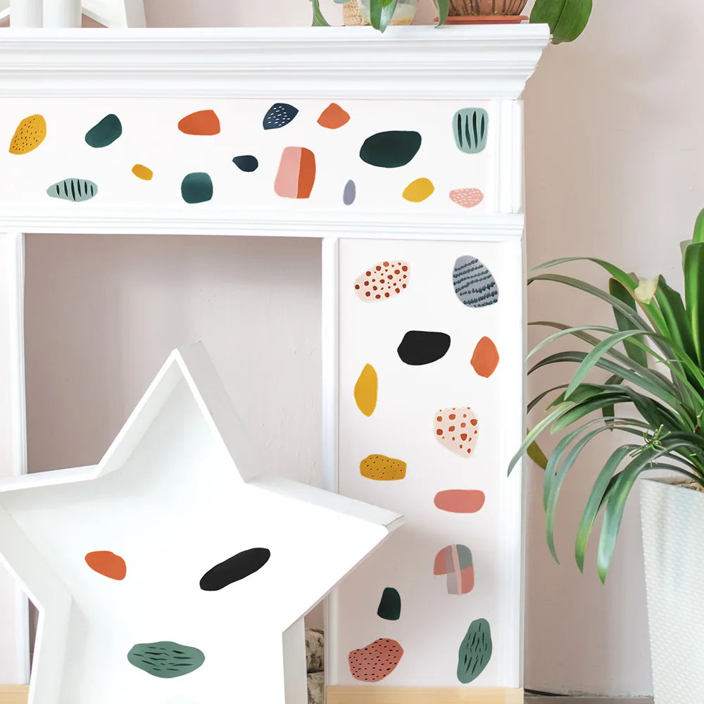 stickers muraux modernes abstraits vert orange rose noir beige formes géométriques points noirs chambre