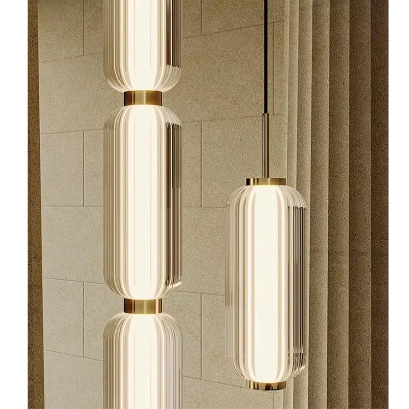 suspension lumineuse moderne minimaliste blanc doré transparente câble noir chambre salonhôtel