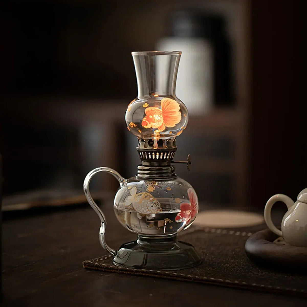 lampe huile verre transparent fleurs rouges blanches poissons dorés classique vintage rouge blanc