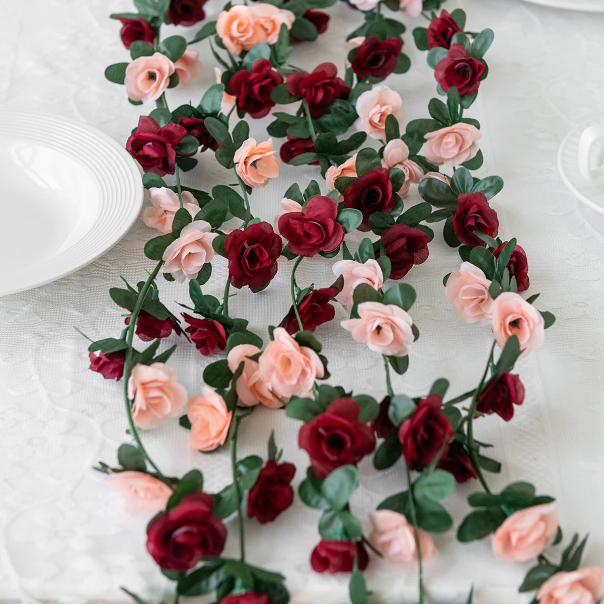 guirlande fleurs artificielles roses feuilles vertes décoration mariage fête maison jardin extérieur longue tige