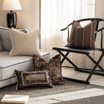 housse coussin carré géométrique beige marron texture veloutée contemporaine décoration maison