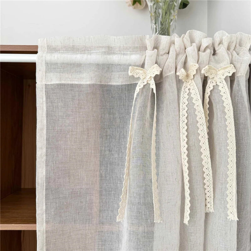 rideau transparent beige texturé dentelle bord fenêtre extérieure vintage rustique chambre décoration