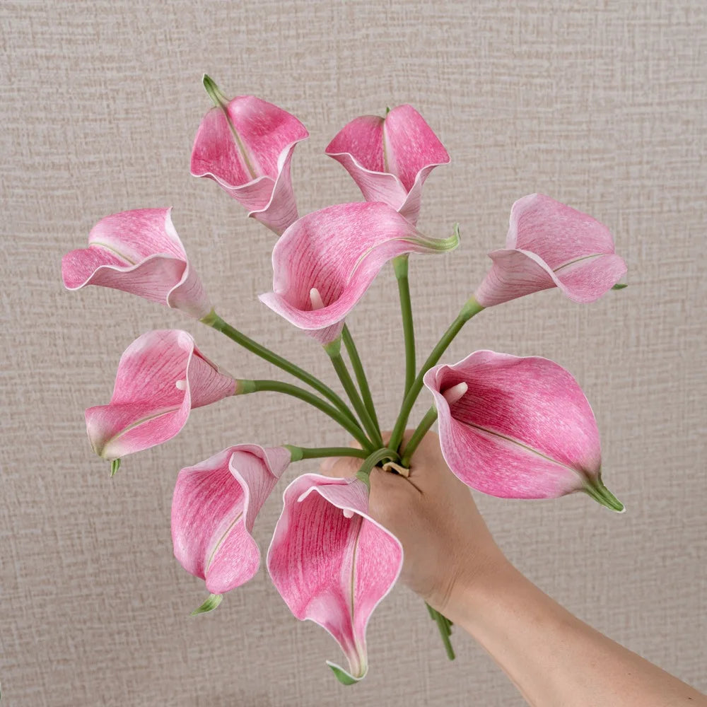 bouquets fleurs artificielles callas violettes blanches decoration mariage anniversaire intérieur