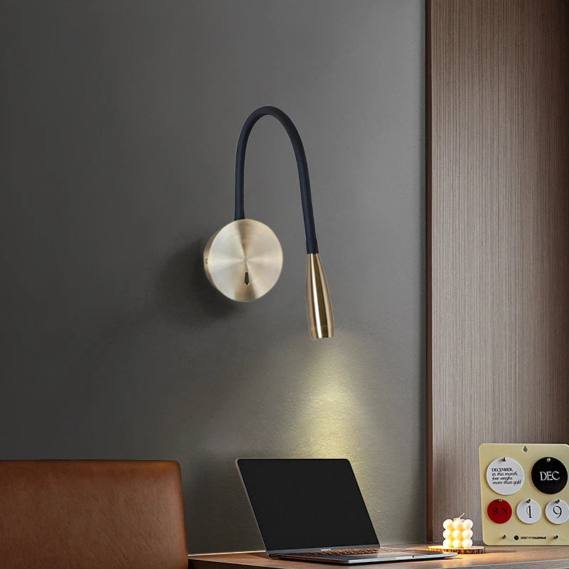 lampe murale or noir bras flexible éclairage blanc chaud 3000K moderne chambre étude entrée