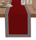 chimene table lin motif grec noir blanc decoratif classique assiettes couverts verres