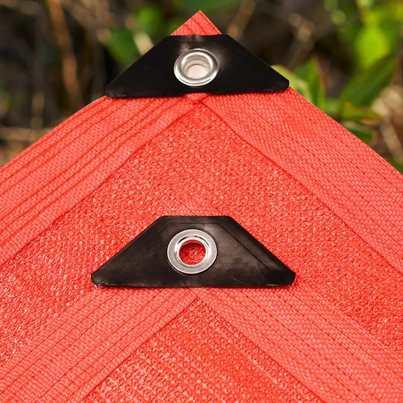 Voile d'ombrage rectangulaire sur une pergola de jardin