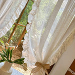 rideau blanc semi transparent classique romantique volants dorés salon chambre coucher