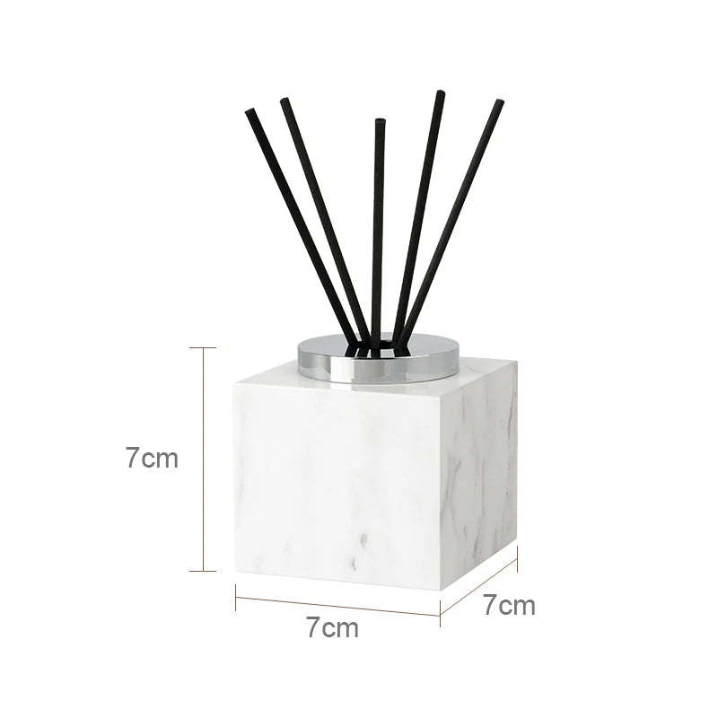 ensemble salle bain marbre blanc doré distributeur savon boîte mouchoirs diffuseur moderne