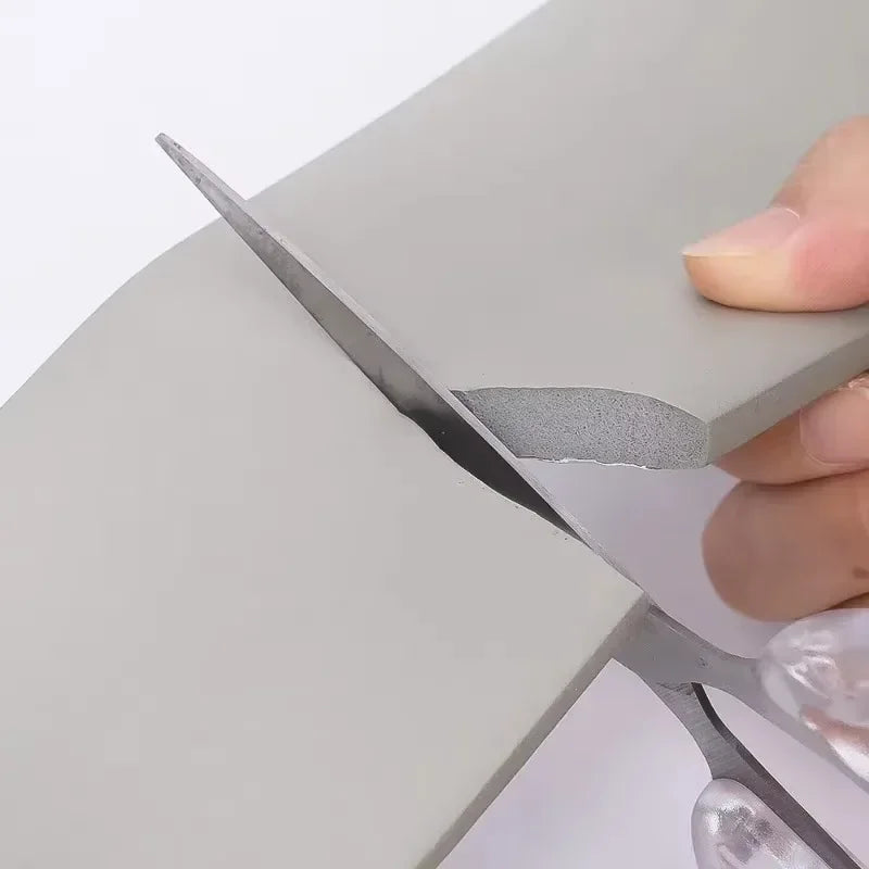 plinthes sol adhésives modernes noires jaunes grisées 2m 4m 6métales lisses opaques