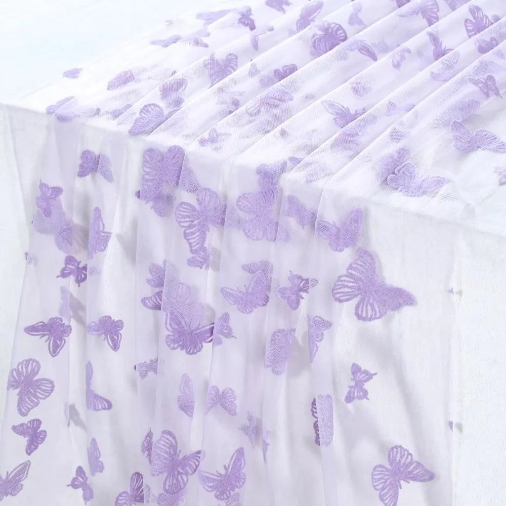 nappe décorative transparente papillons brodés rose violet blanche festive romantique table anniversaire élégante événementière