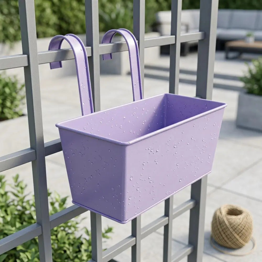 bac fleurs suspendu vert clair noir vert fluo violet anneaux métalliques plante verte différente
