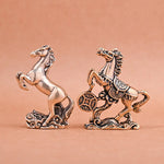 statue cheval bronze doré motifs floraux géométriques artisanal rétro bouclier couronne