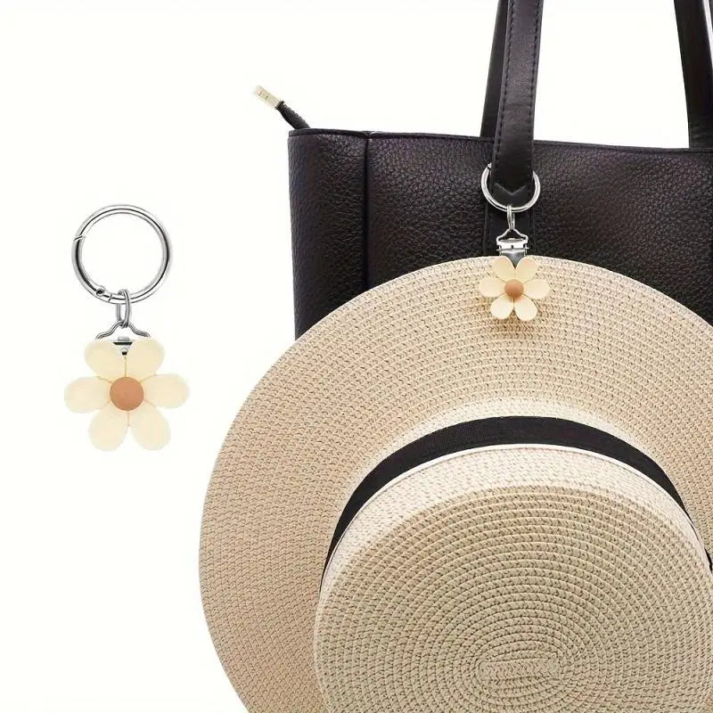 porte clés pince chapeau fleurs simples moderne minimaliste beige blanc jaune rose adhésif voyage