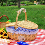 panier pique nique osier tressé naturel tissu carreaux rouge blanc poignées dentelé traditionnel rustique